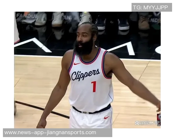 哈登轻松表现14投6中斩获21分3篮板5助攻0失误展现稳定状态