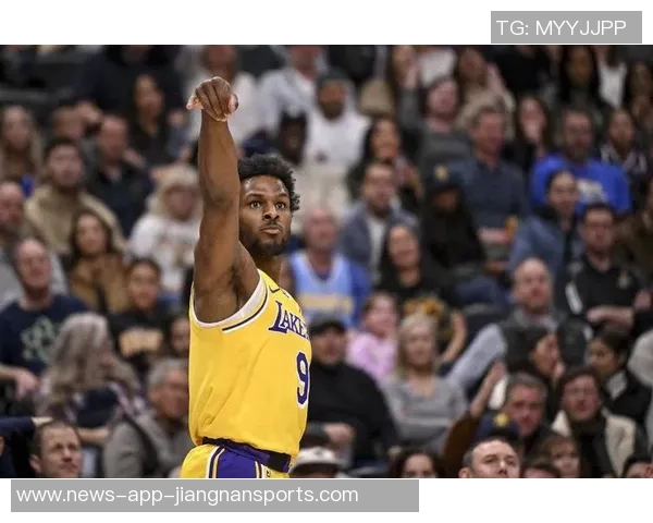 夸梅：布朗尼若想首发需提升接球投篮能力不能只依赖老爸的三分训练